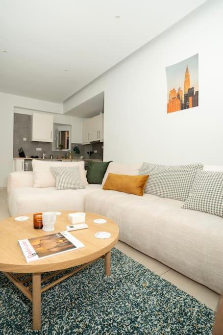 Homey Renovated 1 Bedroom Apartment In Kesariani Афины Экстерьер фото